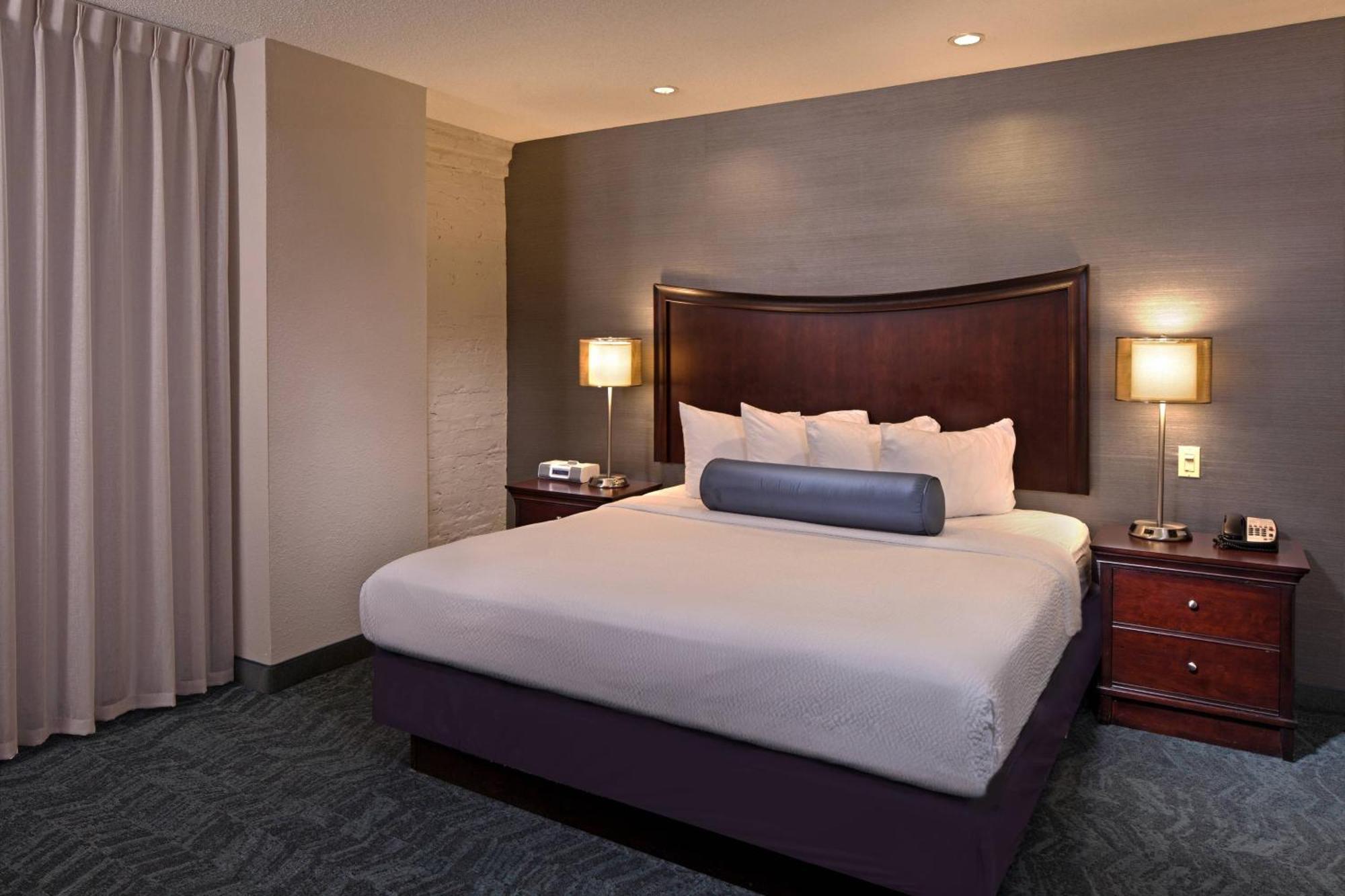 Springhill Suites By Marriott Baltimore Downtown/Inner Harbor Exterior photo
